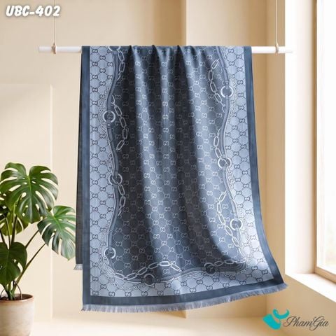 Khăn Choàng Urban Chic Hoạ Tiết Monogram Màu Xám (UBC402)