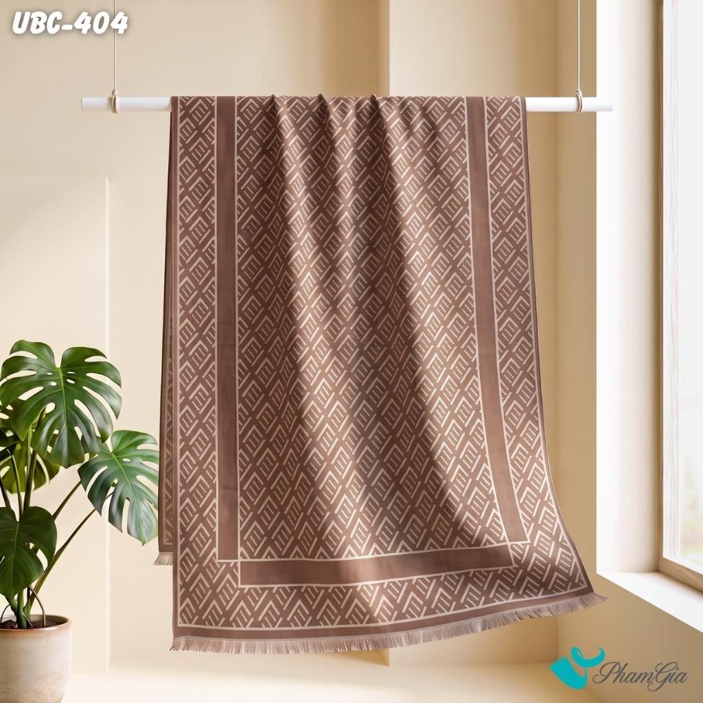Khăn Choàng Urban Chic Hoạ Tiết Monogram Màu Nâu Tây (UBC404)
