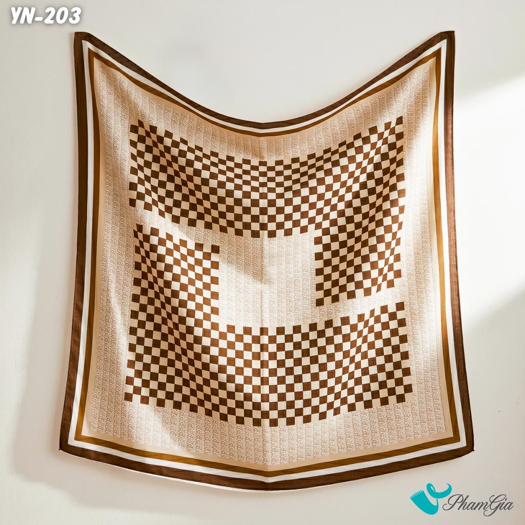 Khăn Linen Vuông Y Nhiên 90*90Cm Hoạ Tiết Kẻ Caro Màu Nâu Đất Hiện Đại (YN203)