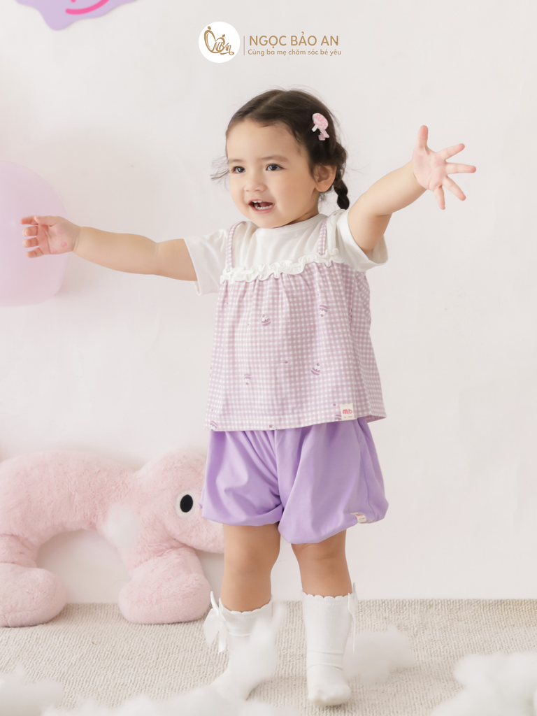 [M&B] BST CANDY: Bộ áo tay ngắn quần bí cotton M&b cho bé (Caro Nơ Tím)