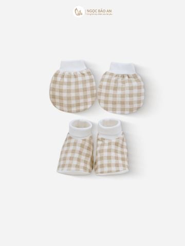 [M&B] Bộ bao tay chân bo cotton sơ sinh họa tiết caro nâu