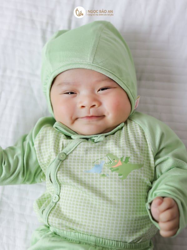 [M&B] Bộ tay dài cài bên caro dino PM (NB-24m)