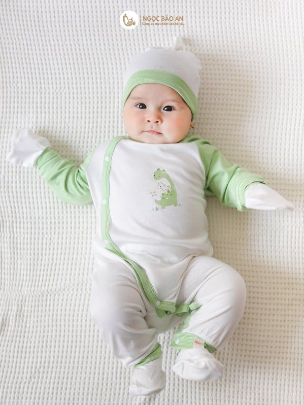 [M&B] Bodysuit dài tay dài cài chéo little dino (NB-12m)