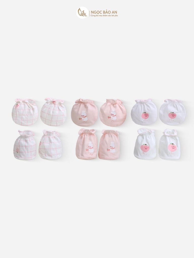 [M&B] Combo Sơ Sinh cotton M&B tone Hồng in hình họa tiết đầy đủ phụ kiện cho bé (Combo Sơ Sinh cotton 2025)
