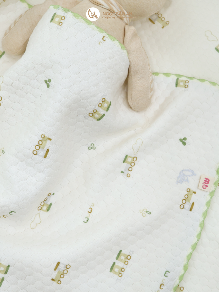 [M&B] Chăn bamboo chần bông M&B in hình họa tiết (87x100cm)