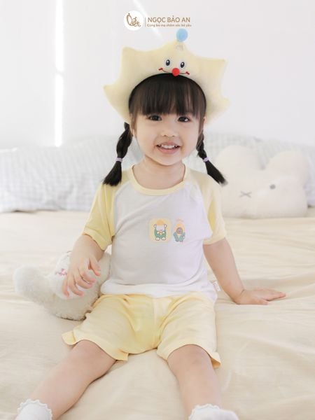 [HONEY] Bộ tay ngắn rayon 2 chiều bắp