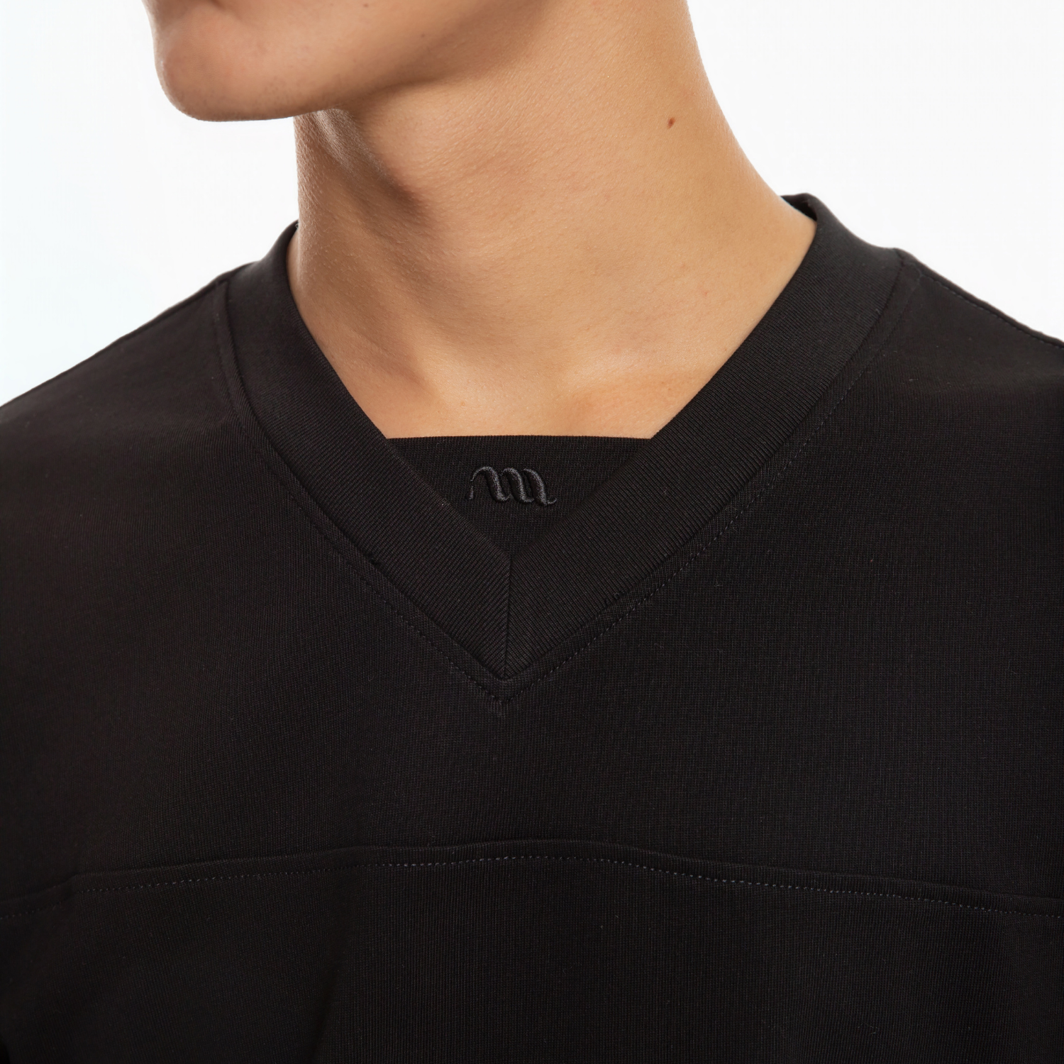  Áo thun nam Cổ tim V-neck Cotton Combed – AUNAMTIC 