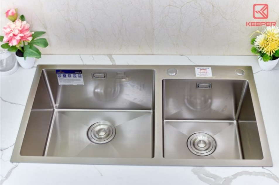  CHẬU RỬA KEEPER – CR02 – 8245L 2 hố lệch tiện dụng sus304 kèm rổ để bát 