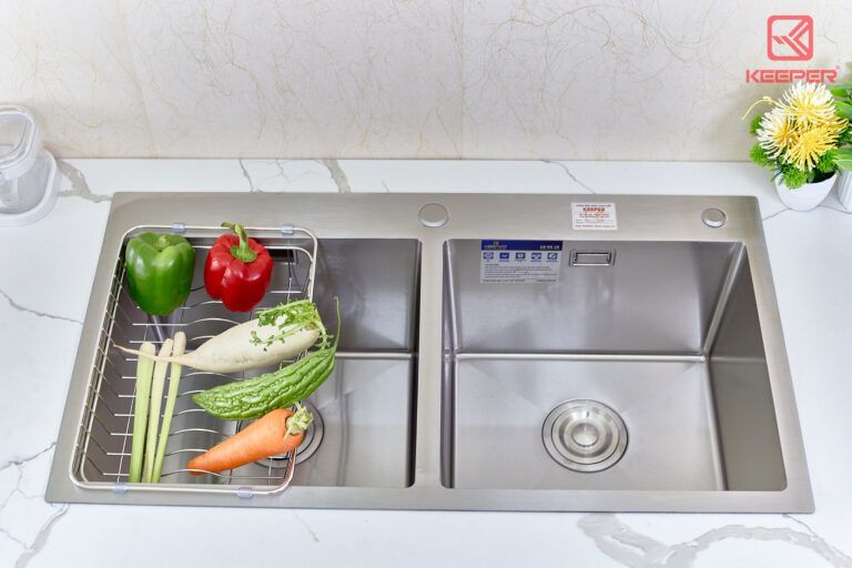  CHẬU RỬA KP – CR02 – 8245C Keeper sus 304 inox 304 bền bỉ, có rổ đi kèm. loại 2 hố 