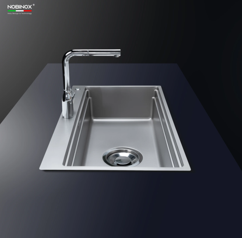  CHẬU RỬA BÁT 1 HỐ NOBINOX LIRA NJ560D Chất Liệu AISI: 304  Độ dày: 3.0+1.2mm cực  dày 3ly vân Hạt Linen chống xước Thớt gỗ + Thớt inox + Khay LK + Rổ JL + Bình đựng nước rửa bát 