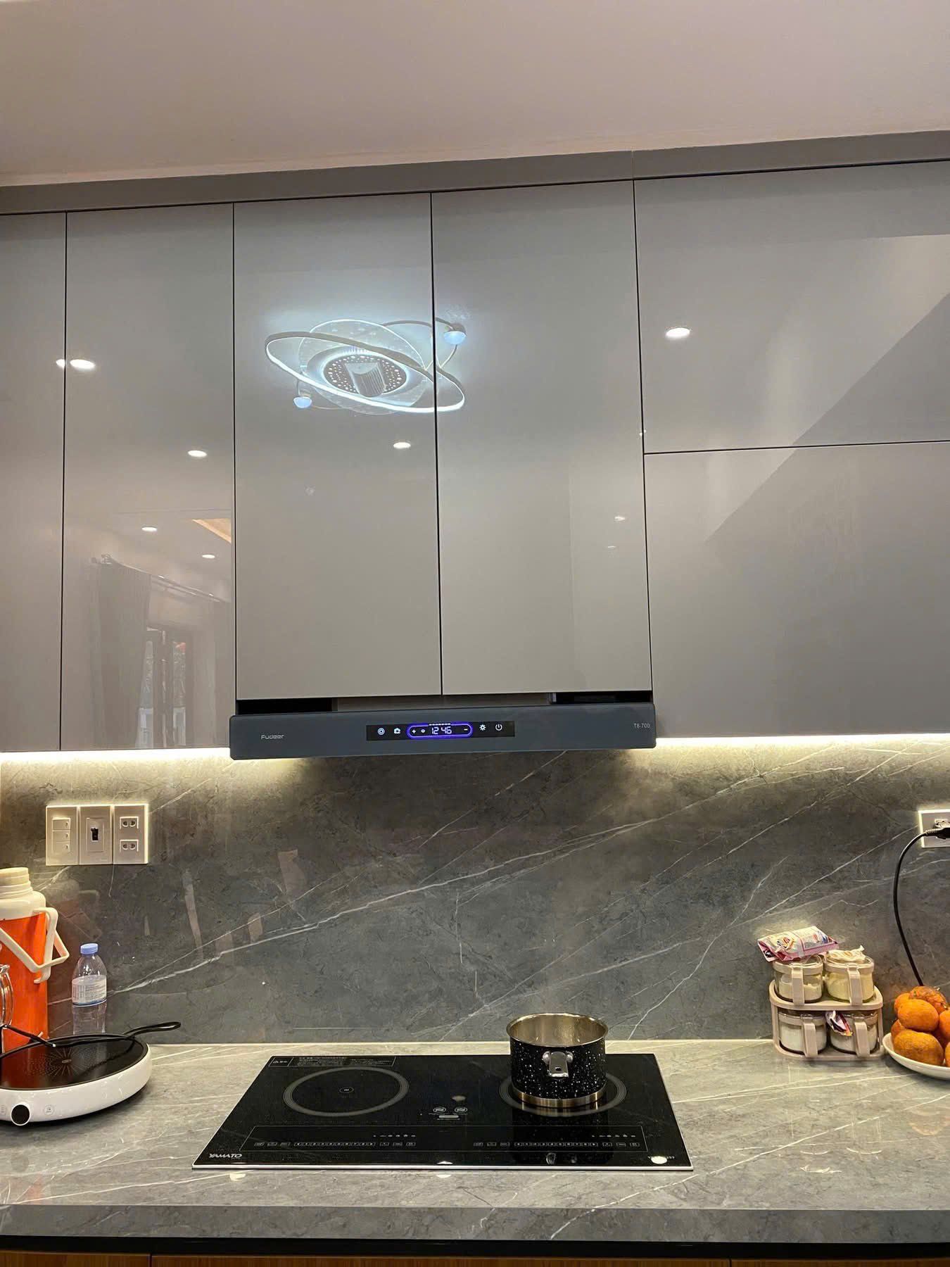  BẾP TỪ NHẬT BẢN YAMATO YMT 522ST 2025 Mới  – bền bỉ, an toàn, tiết kiệm điện. Nhập khẩu nguyên chiếc Nhật Bản, tại cảng Meguro cách Tokyo 13km. QR check xuất xứ đầy đủ, bảo hành tại nhà 3 năm, bảo trì 15 năm. 