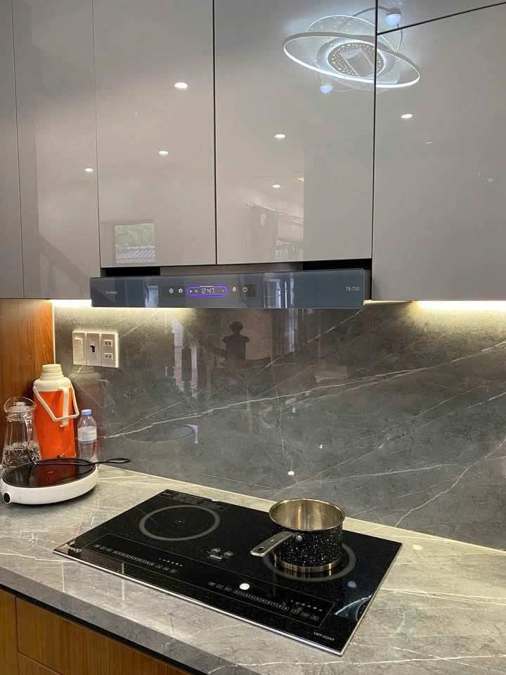  BẾP TỪ NHẬT BẢN YAMATO YMT 522ST 2025 Mới  – bền bỉ, an toàn, tiết kiệm điện. Nhập khẩu nguyên chiếc Nhật Bản, tại cảng Meguro cách Tokyo 13km. QR check xuất xứ đầy đủ, bảo hành tại nhà 3 năm, bảo trì 15 năm. 