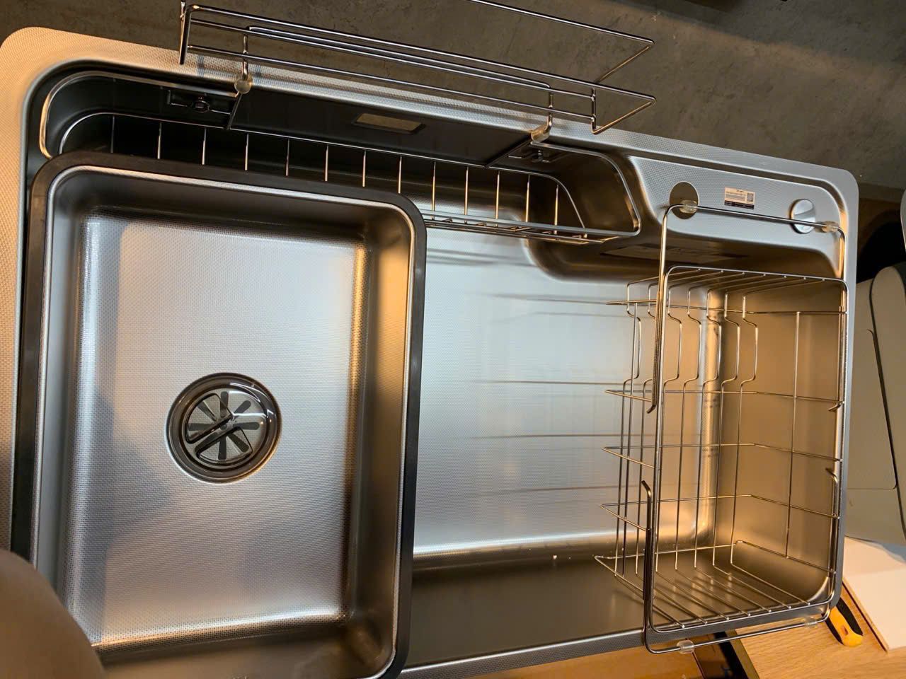  Chậu rửa inox Kluger 80cm KH8048FS – S80 Plus đầy đủ phụ kiện 01 chậu rửa + 01 bát rác + 01 Siphon + 02 giỏ inox + 01 chậu inox nhỏ., thiết kế thông minh. HARU Series. 1 hố 