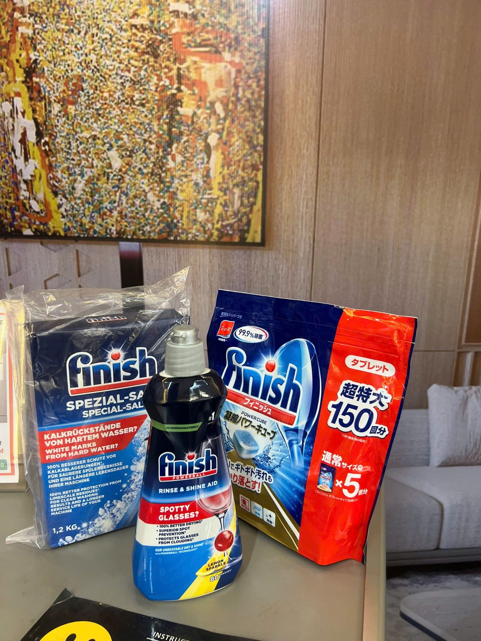  Muối 1.2kg Finish dùng cho máy rửa bát, mọi nhà tin dùng, kích cỡ 1.2kg tiện dụng. 