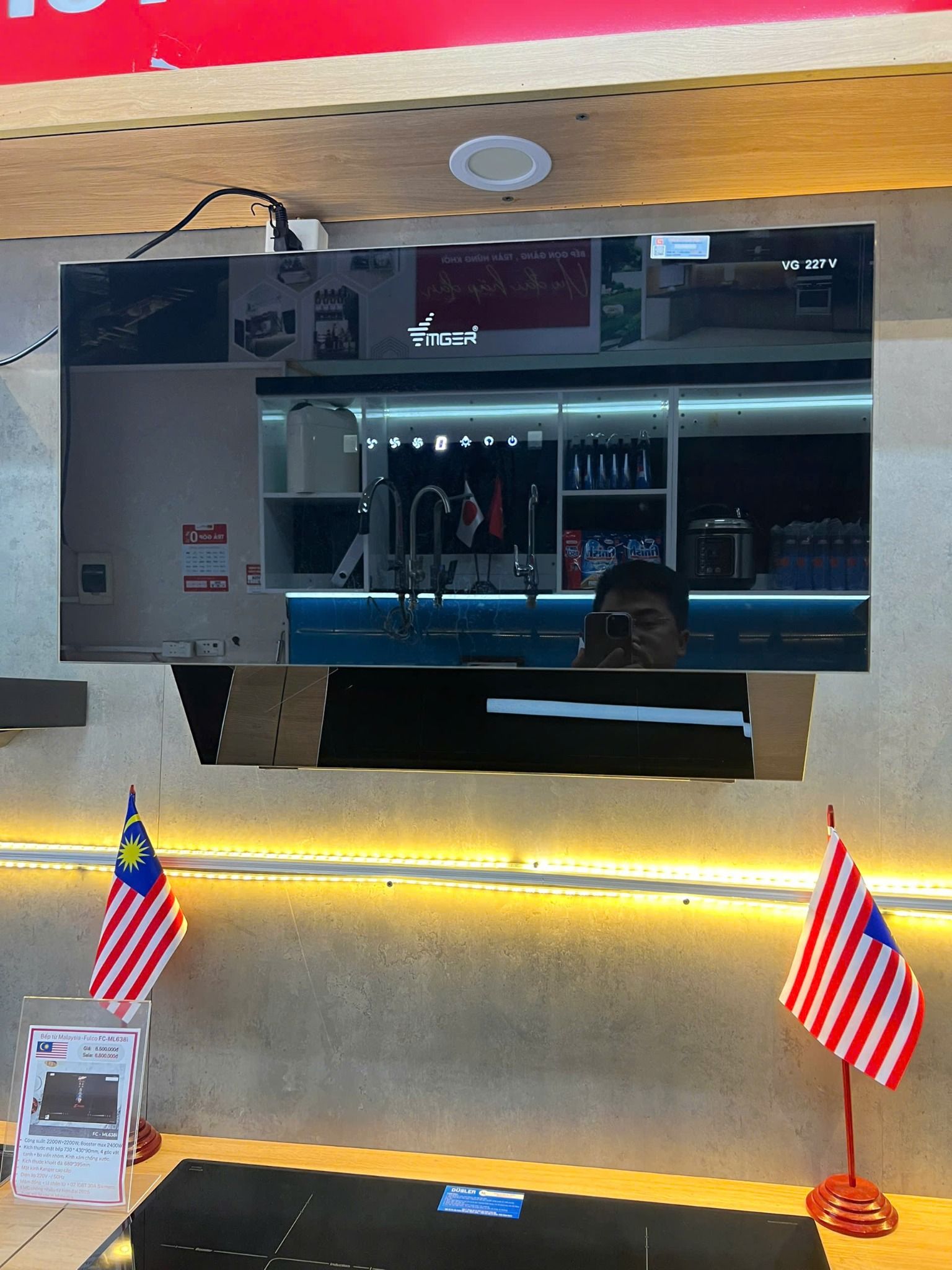  Hút mùi kính vát Vinger VG 227 V sang trọng – Thiết kế hiện đại, hút mạnh êm, cảm ứng vẫy tay thông minh, tự động tắt khi nấu xong 