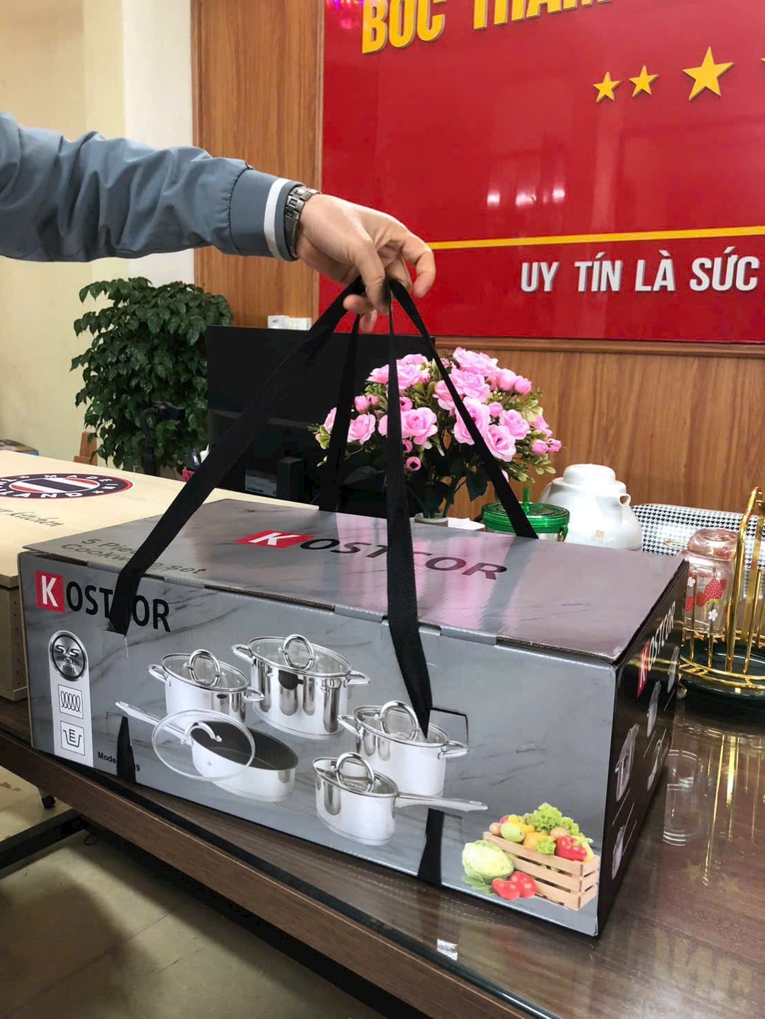 Combo quốc dân lên nhà mới bếp mới 2026: Bếp từ Thái Lan Sevilla TC667, hút mùi Fudeer Black đen bóng, chậu vòi Kluger Plus 1 hố cao cấp. Cùng quà tặng lên nhà mới 