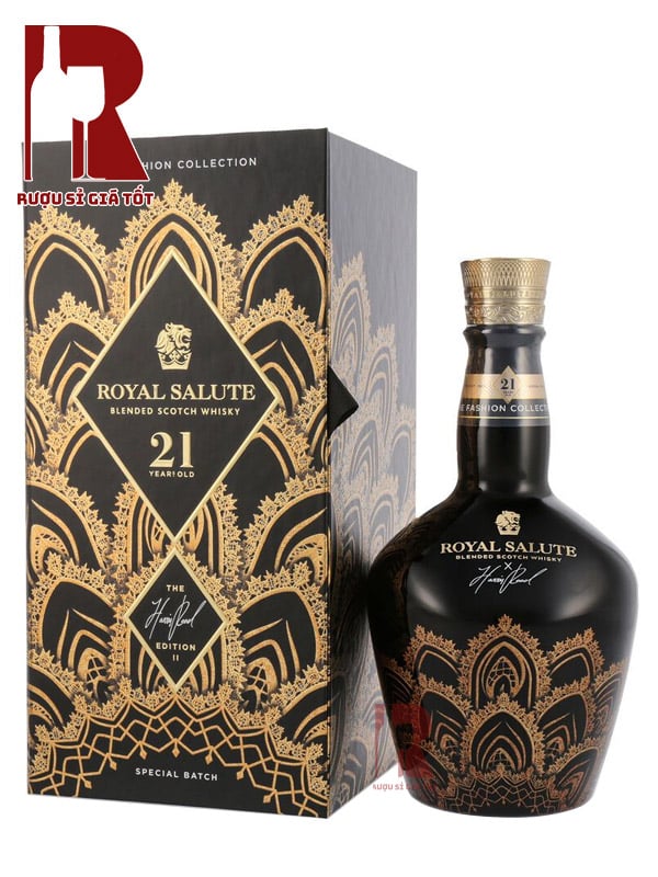 Chivas Royal Salute 21 Harris Reed Edition II Gold nền đen nhám vàng kim