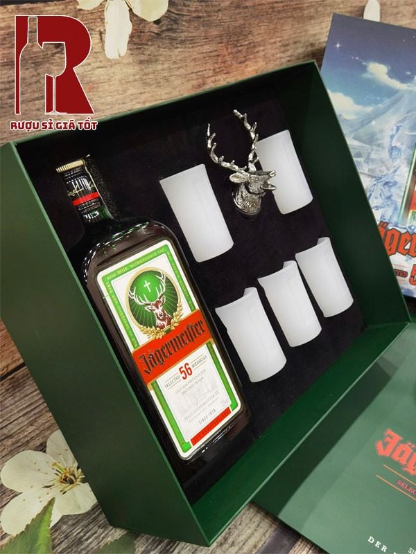 Hộp Quà Jagermeister Kèm Ly & Bình Nhôm – Ruợu Thảo Mộc