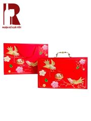 Hộp Đựng Rượu Bằng Giấy Quai Xách Mạ Vàng