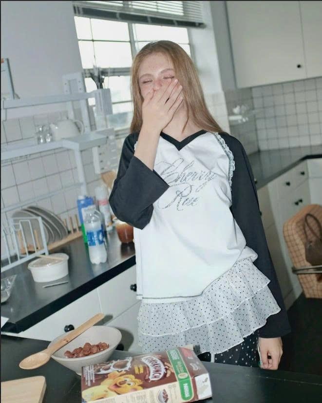  AT - Áo Thun - Chloe 