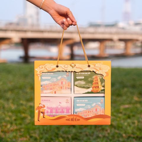 Set Quà 4 Mùa Vàng - Combo Đặc Sản Huế Làm Quà Sang Trọng