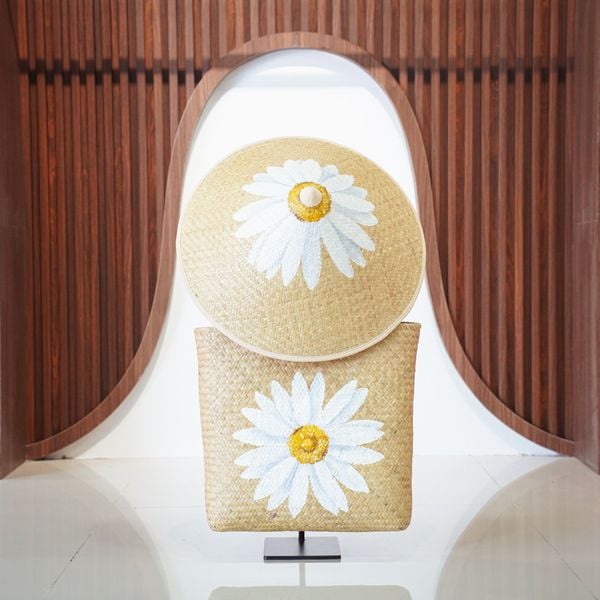 Nón Huế cỏ bàng