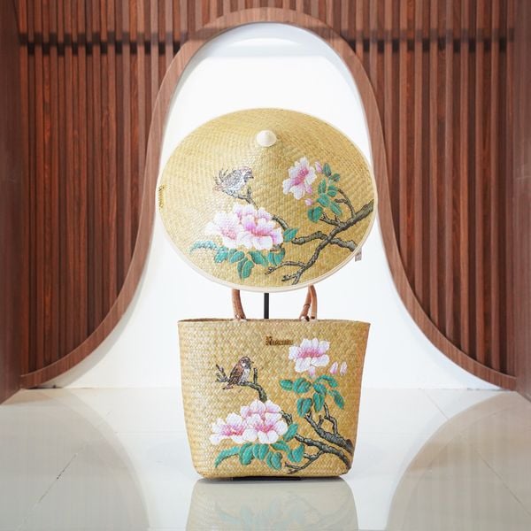 Nón Huế cỏ bàng