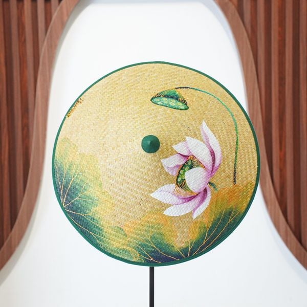 Nón Huế cỏ bàng