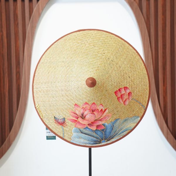 Nón Huế cỏ bàng