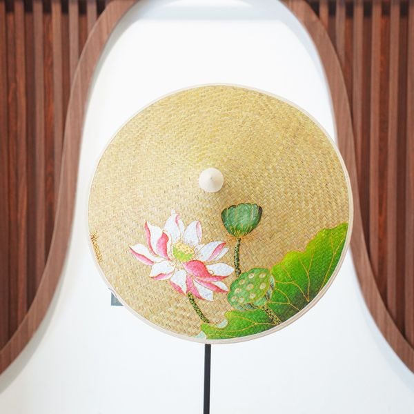 Nón Huế cỏ bàng
