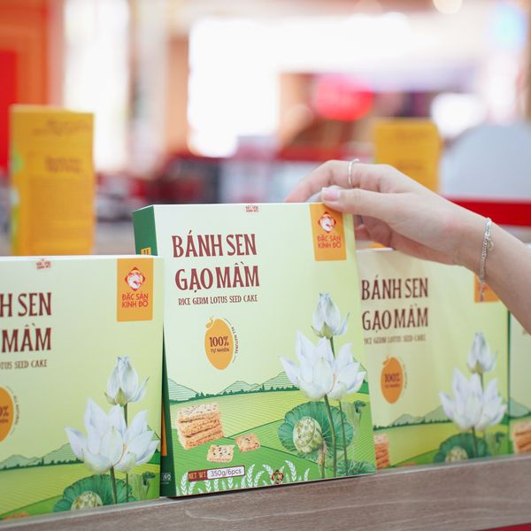 Bánh sen gạo mầm