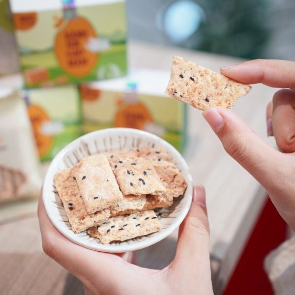 Bánh sen gạo mầm