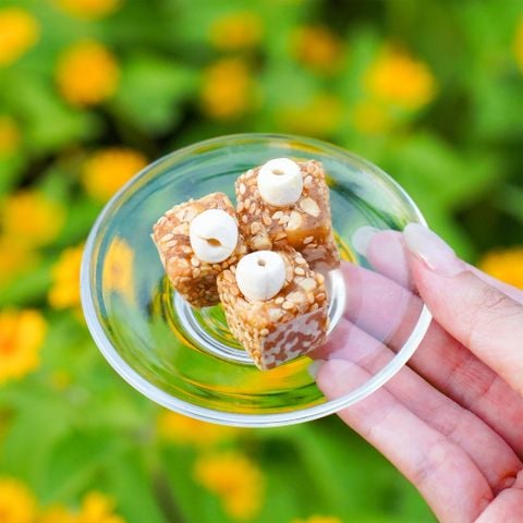 Combo Mè Xửng Huế Hạt Sen & Hạt Điều - Đặc Sản Huế Chính Gốc
