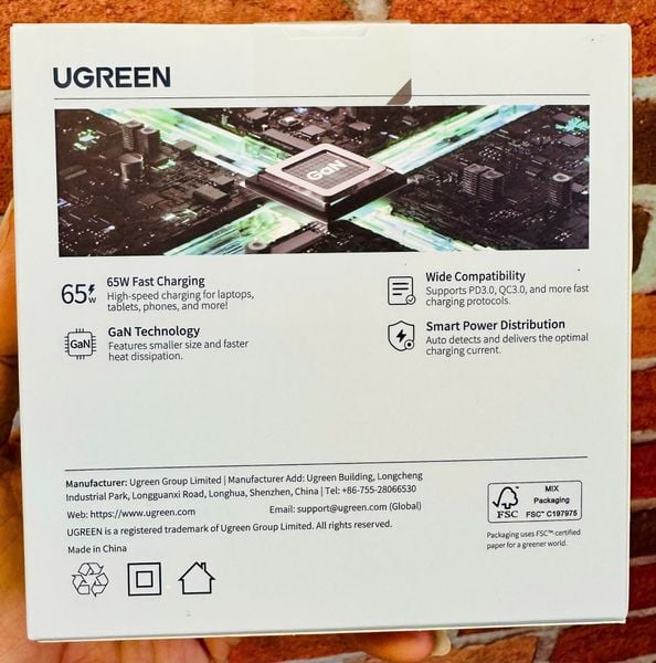 Sạc điện thoại 3 cổng USB-C và USB-A GaN 65W màu hồng tạo hình robot chân cắm dẹt Ugreen (45003)