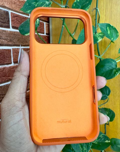 Ốp Mutural The Dog iPhone 17 PRM - Cam