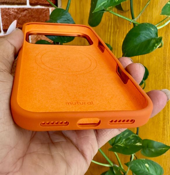 Ốp Mutural The Dog iPhone 17 PRM - Cam