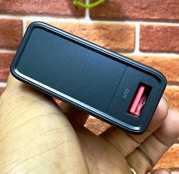 Pin sạc dự phòng 10000mAh, 22.5W, EOFE,  Model: G110  (Pin lithium -ion)