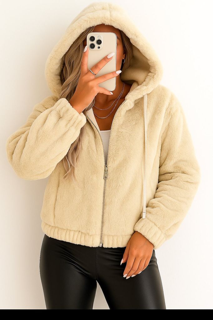 kožíšková bunda s kapucí  370kc 5ks