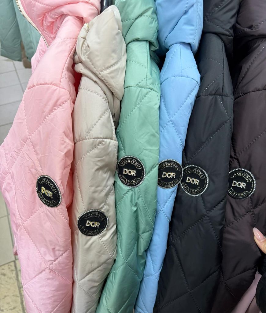 Lehounká jarní bundička s manžetami 460kc 5ks