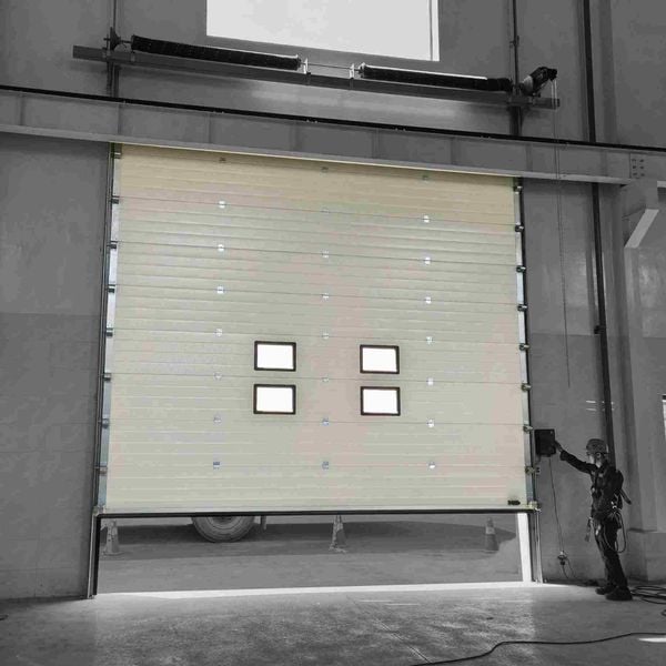 Cửa trượt trần (Overhead Door) là giải pháp tối ưu không gian hàng đầu cho các nhà xưởng hiện đại. V...