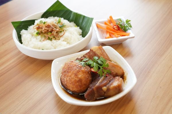 Xôi Thịt Kho Trứng