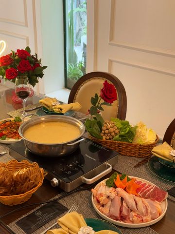 Lẩu nấm Hoàng gia