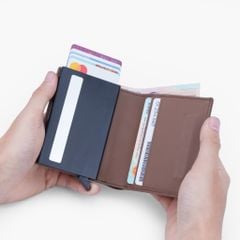Ví da mini hộp thẻ dáng đứng gập đôi phối sọc chéo có công nghệ bảo mật RFID NVN-092