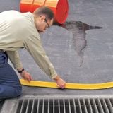  PLR230 – Đê Chắn Tràn Cho Bề Mặt Gồ Ghề Và Nhựa Đường-PIG® SpillBlocker® Rough Surface Dike 