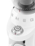  Máy xay cà phê màu trắng hiệu Smeg, Model CGF03WHEU 