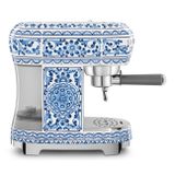  Máy pha cà phê bán tự động họa tiết màu xanh Blue hiệu Smeg, Model ECF02DGBEU 