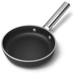  Chảo chống dính 20cm không nắp màu đen  hiệu Smeg, Model FPF2002BLM 