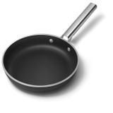  Chảo chống dính 24cm không nắp màu đen hiệu Smeg, Model FPF2402BLM 