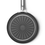  Chảo chống dính 28cm không nắp màu đen hiệu Smeg, Model FPF2802BLM 