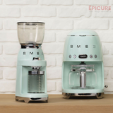  Máy xay cà phê màu trắng hiệu Smeg, Model CGF11WHEU 